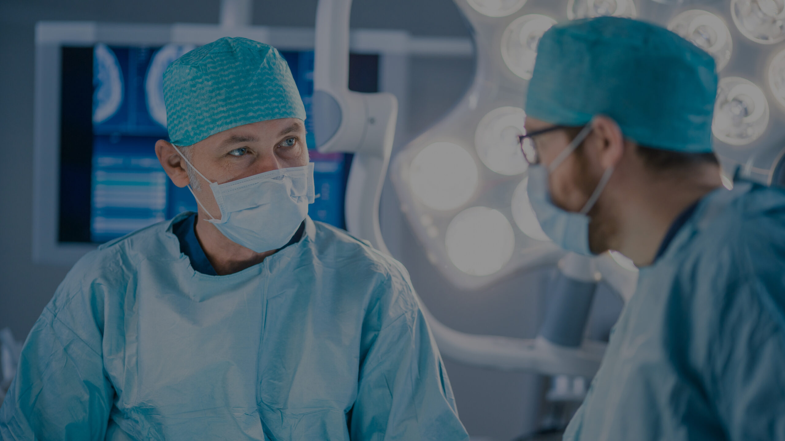 surgeons-have-active-discussion